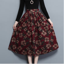 Load image into Gallery viewer, Estylo-Woolen Floral Skirt